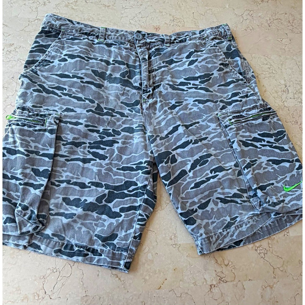 Nike Men's Athletic Dept. Vintage Orange Tag 34W 8" inseam Camo Cargo Shorts